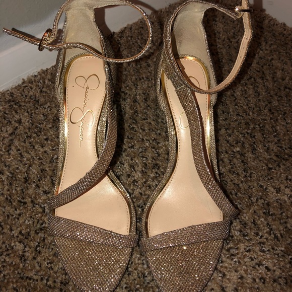 High heels - Picture 2 of 2